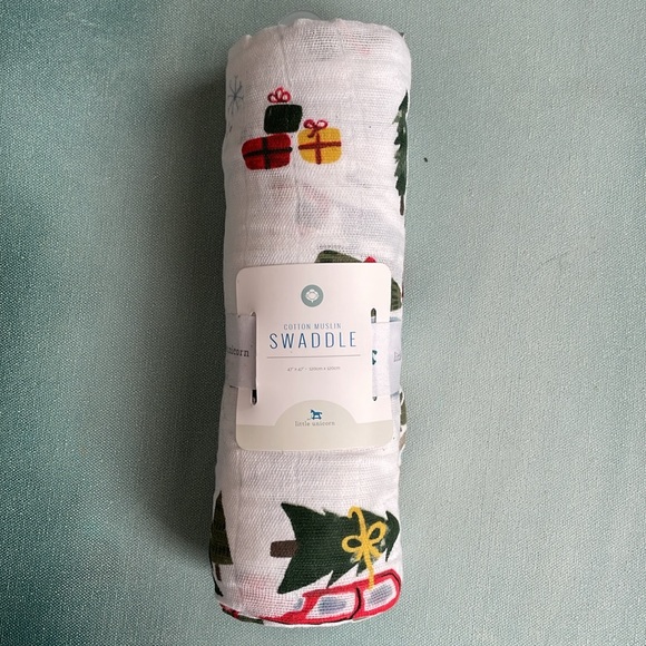 Baby Head Shaping Pillow + Cotton Swaddle + Tummy Time Play Mat - Picture 7 of 15